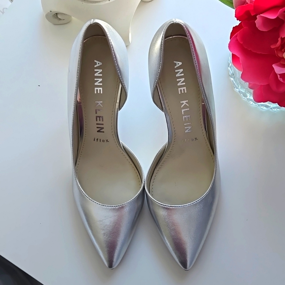 Silver high heel pumps Anne Klein
